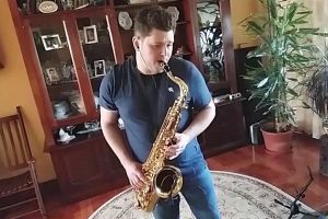 VIDEO. „Sara pe deal”, interpretată într-o manieră deosebită de sătmăreanul Aldo Blaga