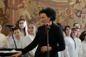 TÂRGOVIȘTE: Ziua Culturii Naţionale, sărbătorită in versuri de romanţe