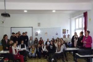 Elevii si profesorii Liceului Teoretic “Bogdan-Voda” din Viseu de Sus l-au omagiat pe Mihai Eminescu (FOTO)