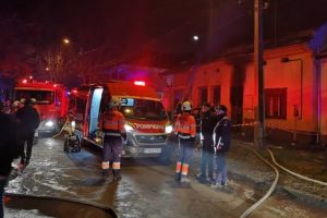 Copii morţi într-un incendiu de proporţii, la Timişoara. Cadavrele, găsite carbonizate