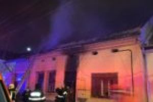 Incendiu cu victime la Timişoara. Cinci copii cuprinşi în incendiu, doi copii morţi FOTO