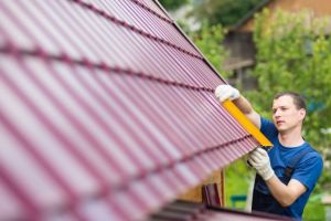 Reparaţie sau înlocuire acoperiş? Răspunsul îl poţi afla doar de la specialişti