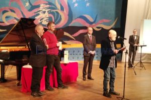 FOTO Vezi cine este câştigătorul Premiului naţional de poezie „Mihai Eminescu” pentru Opera Omnia!