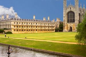O nouă performanţă! Încă un elev din Botoşani, admis la o universitate de prestigiu. Va studia la Cambridge