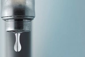 Se întrerupe apa pe mai multe străzi din Timişoara şi în trei localităţi din judeţ