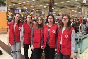 Crucea Roşie Suceava a distribuit peste 1.100 kg de alimente familiilor nevoiaşe