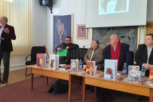 Conferinţe, lansări de carte, momente artistice şi zeci de oameni de cultură, la Festivalul ...