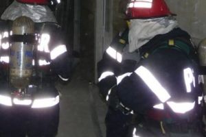 Scăpări de gaze pe o strada din Târgu-Mureş, trei persoane intoxicate