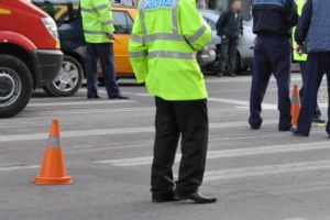 Tânără lovită de maşină pe trecerea de pietoni, pe B-dul Lucian Blaga