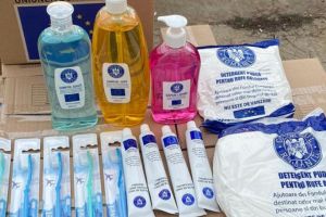 A început distribuirea pachetelor cu produse de igienă pentru nevoiaşi
