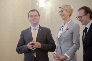 ALERTĂ/ Elevii depun PLÂNGERE PENALĂ pe numele miniştrilor din cabinetul Orban