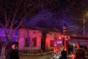 Patru copii au ars de vii! Angajaţii statului român au stat cu mâinile-n sân!