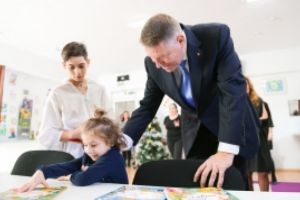 Bataie de joc si sfidare la adresa a milioane de parinti si copii! Guvernul anunţă că a mărit alocaţiile pentru copii cu 3,8%