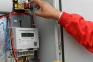 A rupt sigiliul de la contorul electric şi s-a branşat ilegal la reţeaua de furnizare a energiei electrice