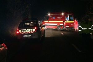 ACTUALIZARE. Accident cu Loganul Poliţiei. O poliţistă aflată în misiune a pierdut controlul