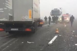 Accident in Lipanesti, intre un TIR si un autoturism