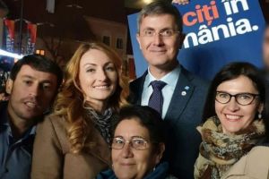 Primul scandal de corupţie la USR: Cristina Horotan şi-a dat demisia. E complice în dosarul sotului său