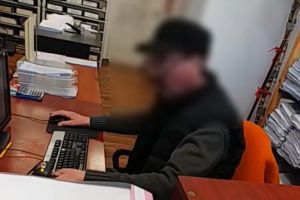 VIDEO: Funcţionarul indolent de la Oficiul de Cadastru din Sălişte – „Bă, frăţioare…”