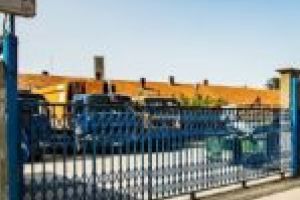 Mizeria sub preş! Serviciul de salubrizare al Lugojului, pus pe butuci de administraţia locală, a fost desfiinţat