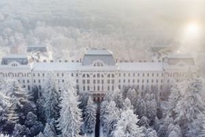 FOTO: Peisaje hibernale feerice la UMFST Târgu-Mureş!