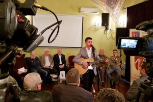 FOTO. Sătmăreanul Adrian Lupescu, debut excepţional la vârsta de 15 ani, într-o sală arhiplină