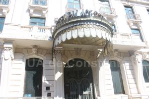 Fratele mai mic“ al Cazinoului:  Hotelul Palce, din Constanta, de vanzare. Suntem disperati, nu avem bani sa-l intretinem“