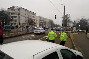 Șoferul care a produs accidentul pe Sucevei şi a fugit de la locul faptei, reţinut de poliţişti