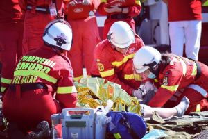 Un bărbat şi-a turnat benzină pe haine şi a ameninţat că îşi dă foc de supărare că îl părăseşte soţia