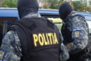 Percheziţii la firme care făceau acte fictive de reciclare a deşeurilor