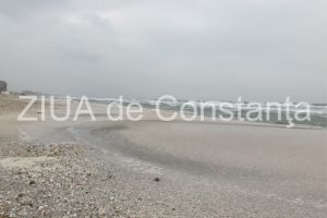 Marea, spectaculoasa in orice anotimp. Imagini surprinse pe plaja din Mamaia (galerie foto) 