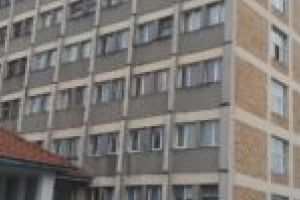 Sinucidere la spitalul din Caransebeş! Un bărbat nu a mai suportat suferinţa şi s-a aruncat de la etajul al treilea