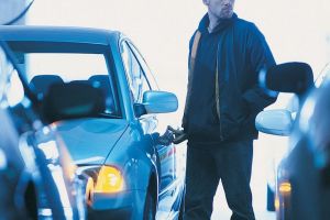 Nicăieri nu mai eşti în siguranţă, în Arad! Până şi AICI se SPARG MAȘINI