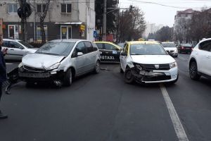 Doi şoferi trăiesc din plin ”lunea albastră”. Ce li s-a întâmplat
