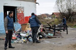 FOTO. Asistaţii social, scoşi la muncă în municipiul Satu Mare!