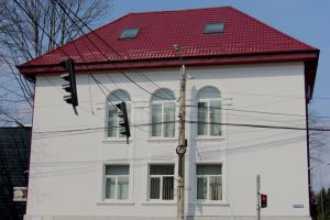 Expoziţie de pictură şi grafică în scop caritabil, la Biblioteca Bucovinei