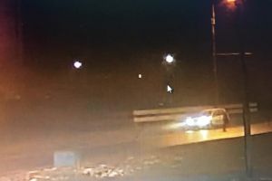 VIDEO: Șofer fugar căutat de poliţie – A dat cu maşina peste o fetiţă