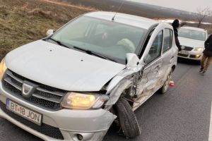 FOTO Accident! Maşina unui botoşănean, distrusă pe drumul care leagă Botoşaniul de Iaşi