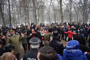 Ziua Principatelor Române va fi sărbătorită la Botoşani prin depuneri de coroane şi defilări. Atenţie, vor fi restricţii în trafic!