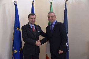 Poliţist vrâncean felicitat de Ambasadorul României la Roma