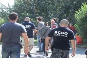 Percheziţii de amploare într-un caz de falsificare de bani şi înşelăciune în judeţele Alba şi Sibiu! 9 mandate de aducere pentru o grupare care ar fi falsificat peste 2.000 de euro pentru a cumpăra animale