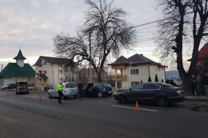 Accident cu patru maşini la ieşirea din Suceava spre Plopeni