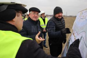 Luni s-a dat startul amenajării viitoarei zone de agrement de pe malul râului Suceava