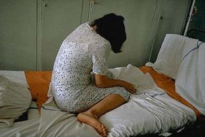 Un individ şi-a violat fata minoră şi a traficat-o sexual pentru 200 de lei unui italian