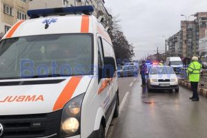 Accident pe o stradă din Botoşani! Pieton lovit de maşina unei firme de pază