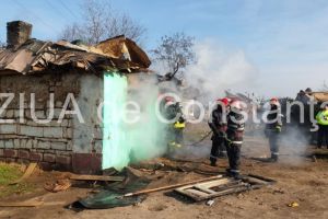 Constanta: Alerta la ISU Dobrogea. Un incendiu a izbucnit de la o butelie (galerie foto+video)      