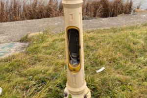 Vandalism in Parcul Tabacarie din Constanta. Priviti cum arata stalpii de iluminat (galerie foto)