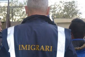 Imigrant depistat la Sibiu – Algerianul se ascundea sub un autobuz