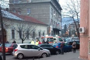 Tânără de 18 ani accidentată pe trecerea de pietoni în Deva