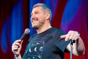 Maestrul râsetelor: Bihoreanul Sorin Pârcălab a devenit unul dintre cei mai îndrăgiţi comedianţi din România (FOTO / VIDEO)