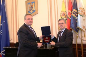 Intrevederea ministrului Apararii Nationale cu ambasadorul Regatului Spaniei in Romania (galerie foto)